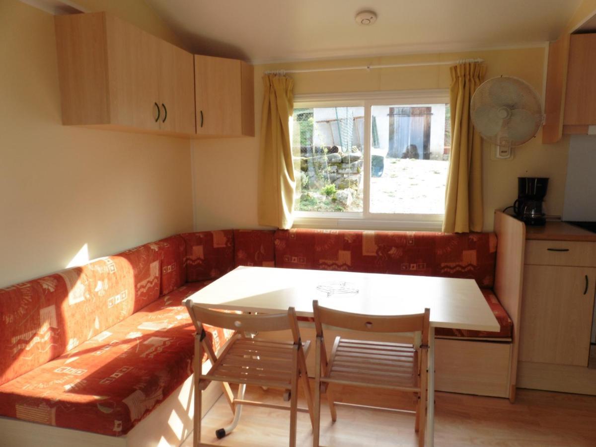 Camping Le Montbartoux Vollore-Ville Exterior photo