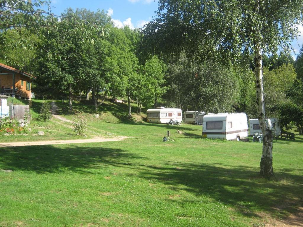 Camping Le Montbartoux Vollore-Ville Exterior photo